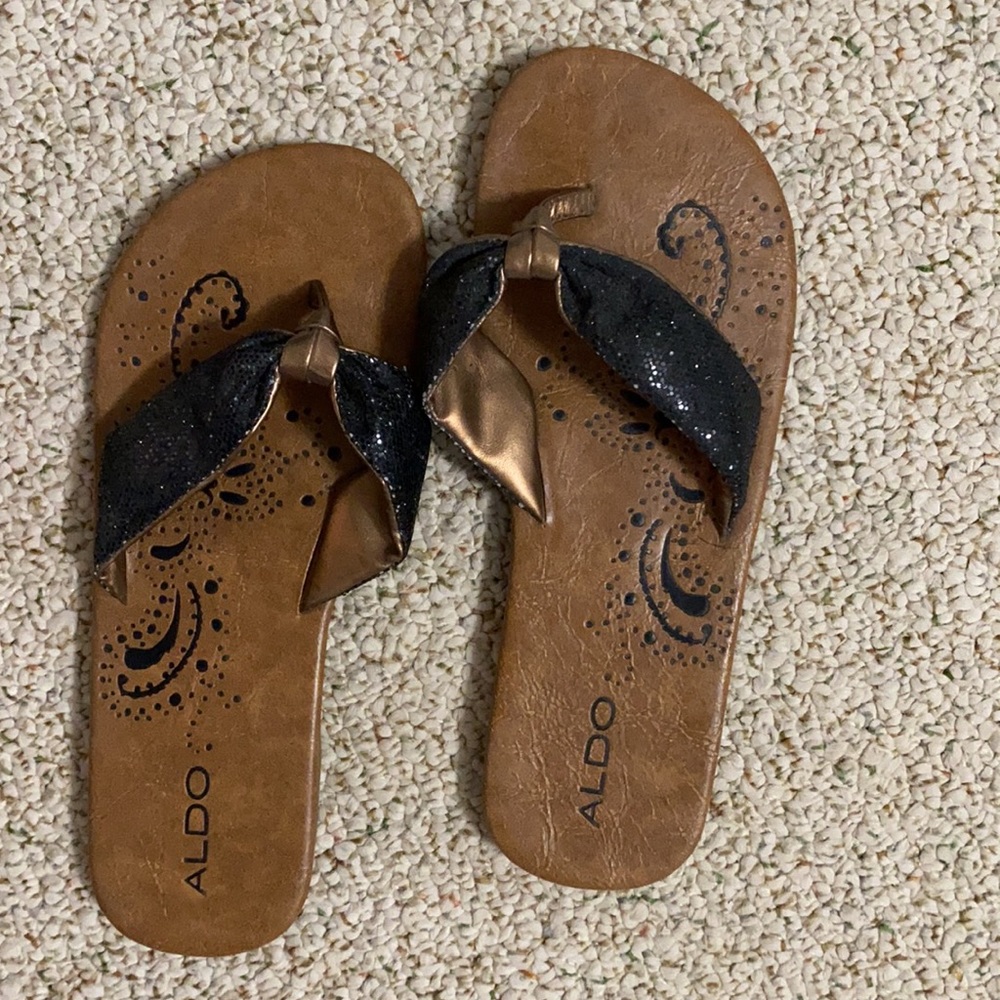 ALDO fashion flip flops
